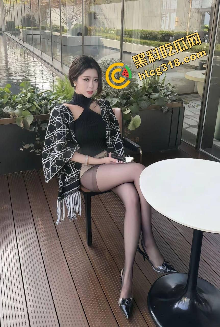 徐州鸡巴术惊呆全网,12cm鸡巴带上战神套套直接变20cm,黑丝母狗被操得喷水求饶!-9