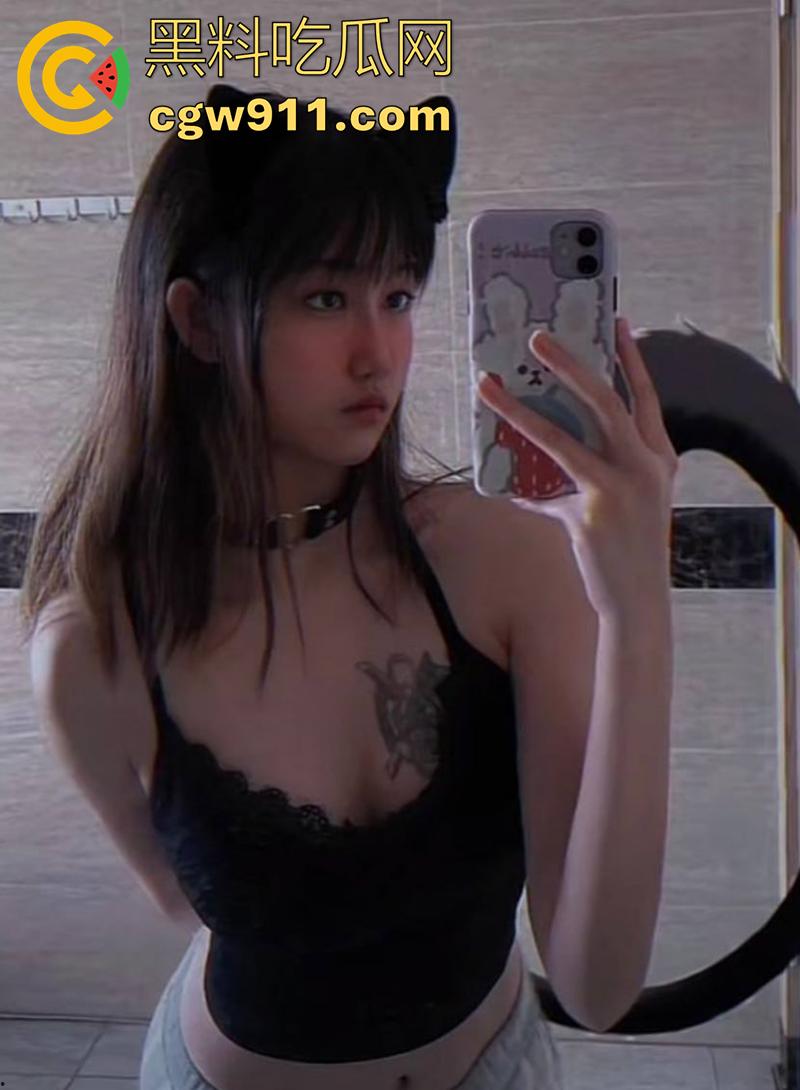 大神曝光小母狗【何梦诗】,湖北人打过胎,超喜欢玩3p和群p,鸡巴大能力强的,需要的来联系!-6