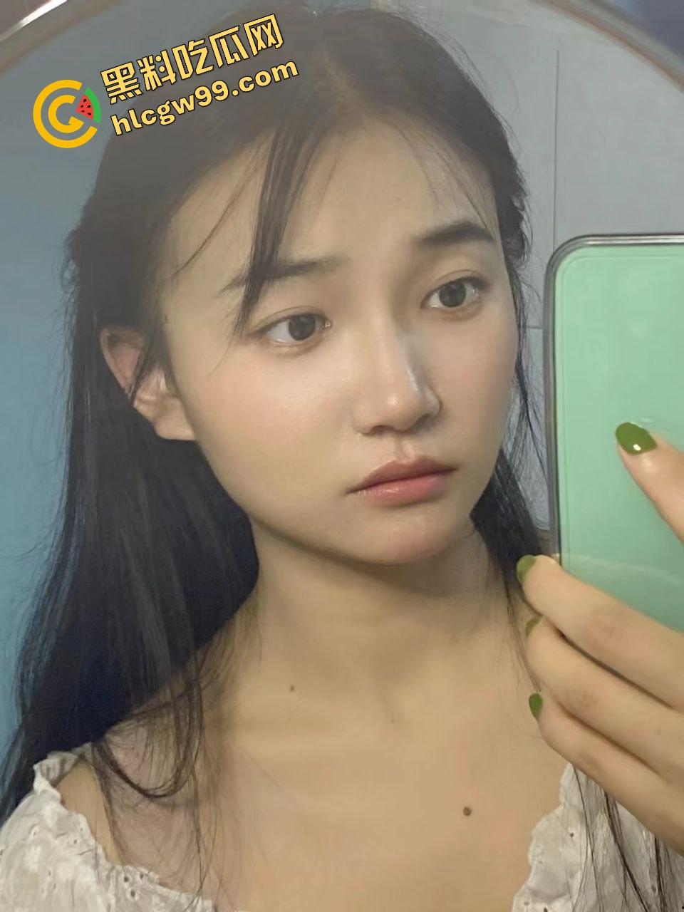 湖南理工大学反差骚鸡【岳琴】学业压力大约炮大哥,体验性爱满足欲望赚学费!独家曝光流出!-1