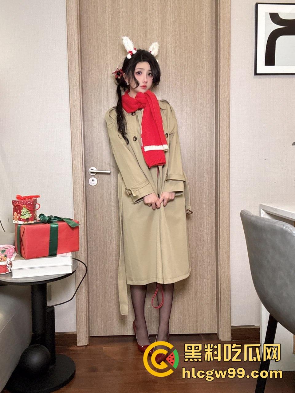 新年尤物福利【凉凉子】饱满巨乳黑丝长腿翘臀,扮成小骚货,极品身材榨干你的精液,光看都能撸三次!-6