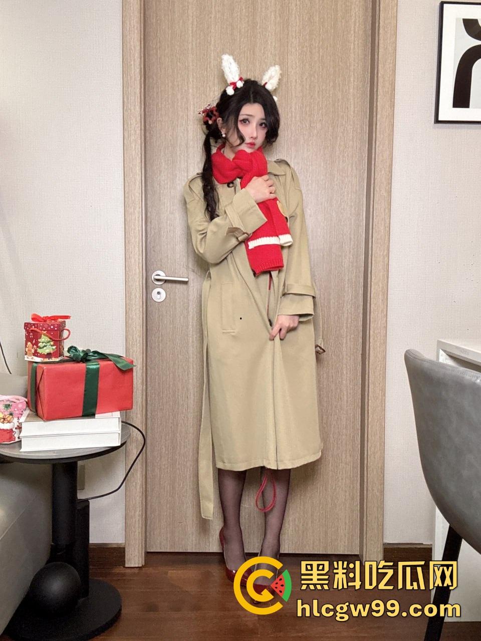 新年尤物福利【凉凉子】饱满巨乳黑丝长腿翘臀,扮成小骚货,极品身材榨干你的精液,光看都能撸三次!-7