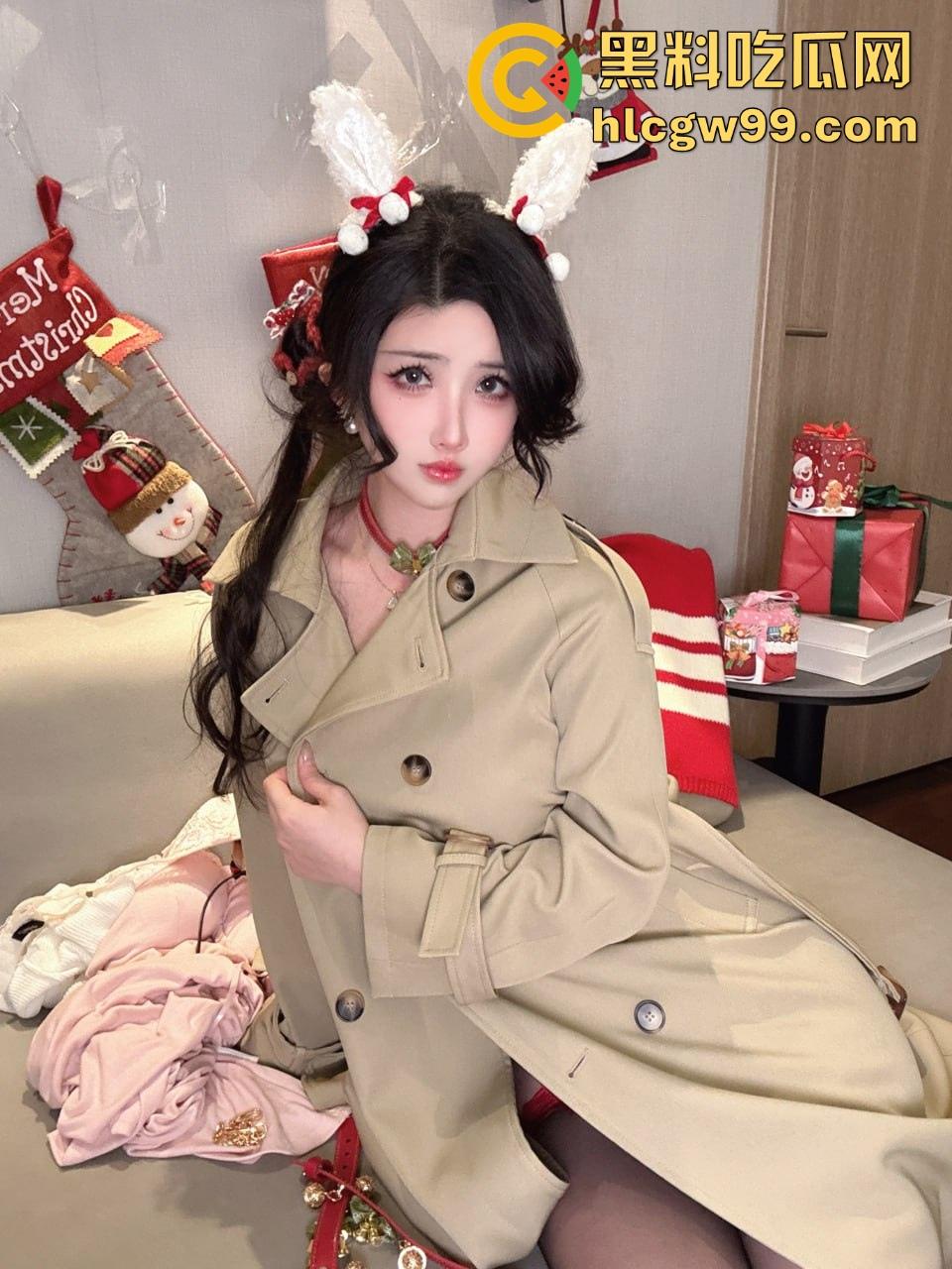 新年尤物福利【凉凉子】饱满巨乳黑丝长腿翘臀,扮成小骚货,极品身材榨干你的精液,光看都能撸三次!-9