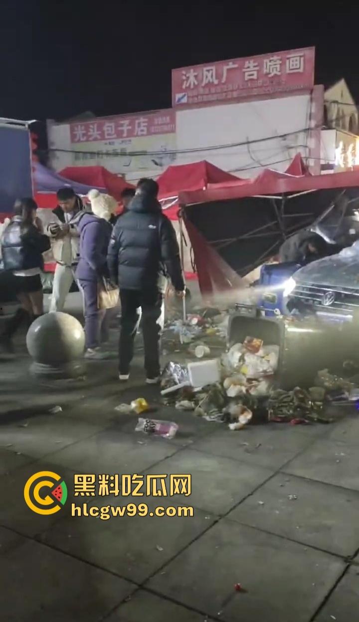 安徽亳州利辛县惊现马路杀神, 酒驾狠人凌晨狂飙,直接冲进小摊贩人群。孕妇当场被撞飞!-8