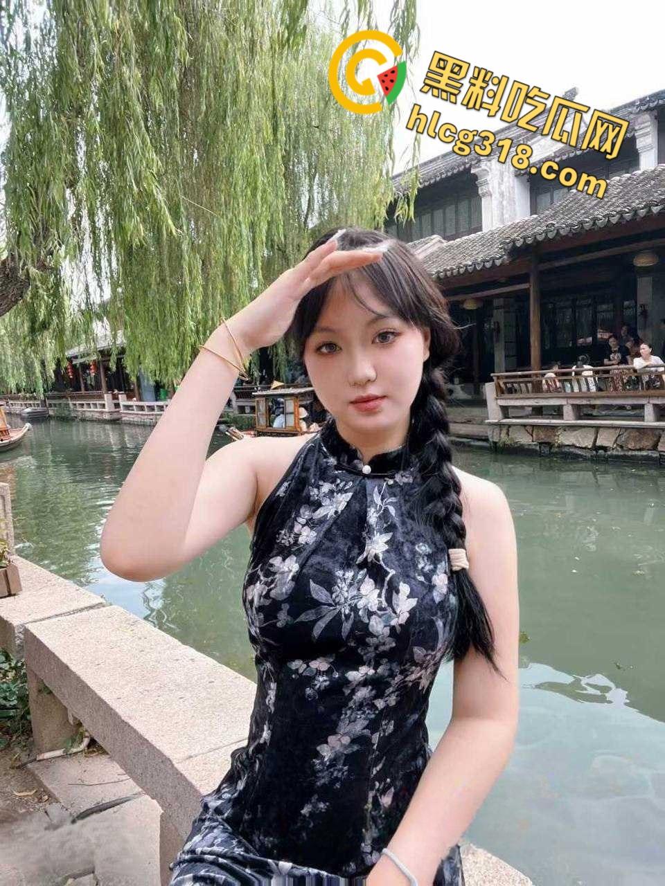 成都反差尤物【孙惠】,清纯外表脱衣服还害羞,主动口交足交轮番上,无套后入娇喘爽翻白眼 !-1