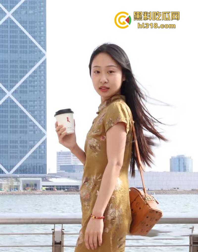 上海浦南幼儿园【林美玲】美女幼师与男友裸聊自慰视频被曝光,反差母狗性瘾巨大,骚浪无比!-3