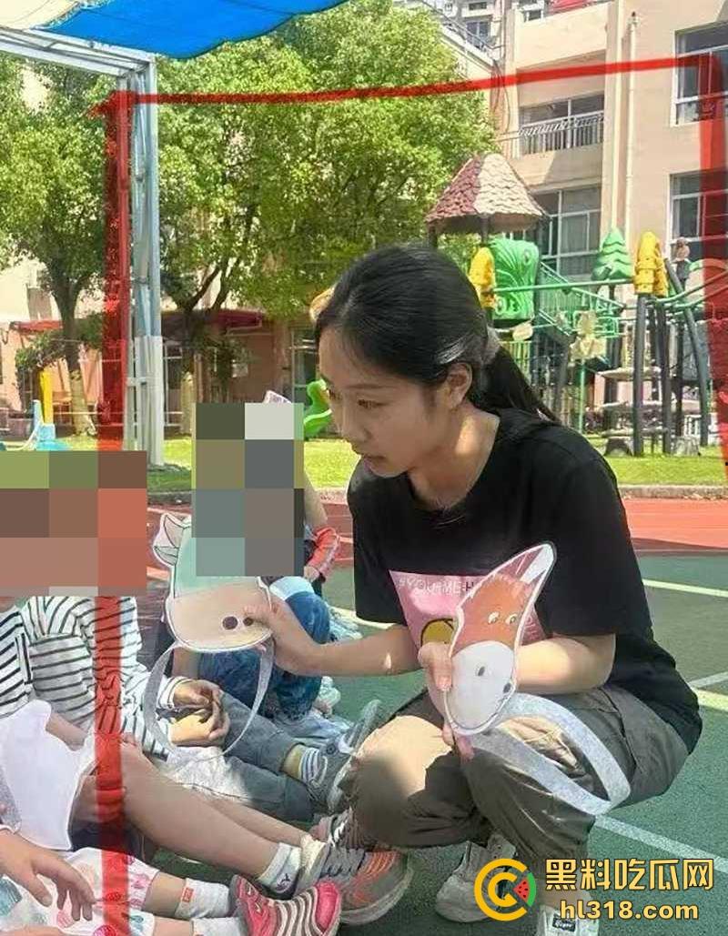 上海浦南幼儿园【林美玲】美女幼师与男友裸聊自慰视频被曝光,反差母狗性瘾巨大,骚浪无比!-7