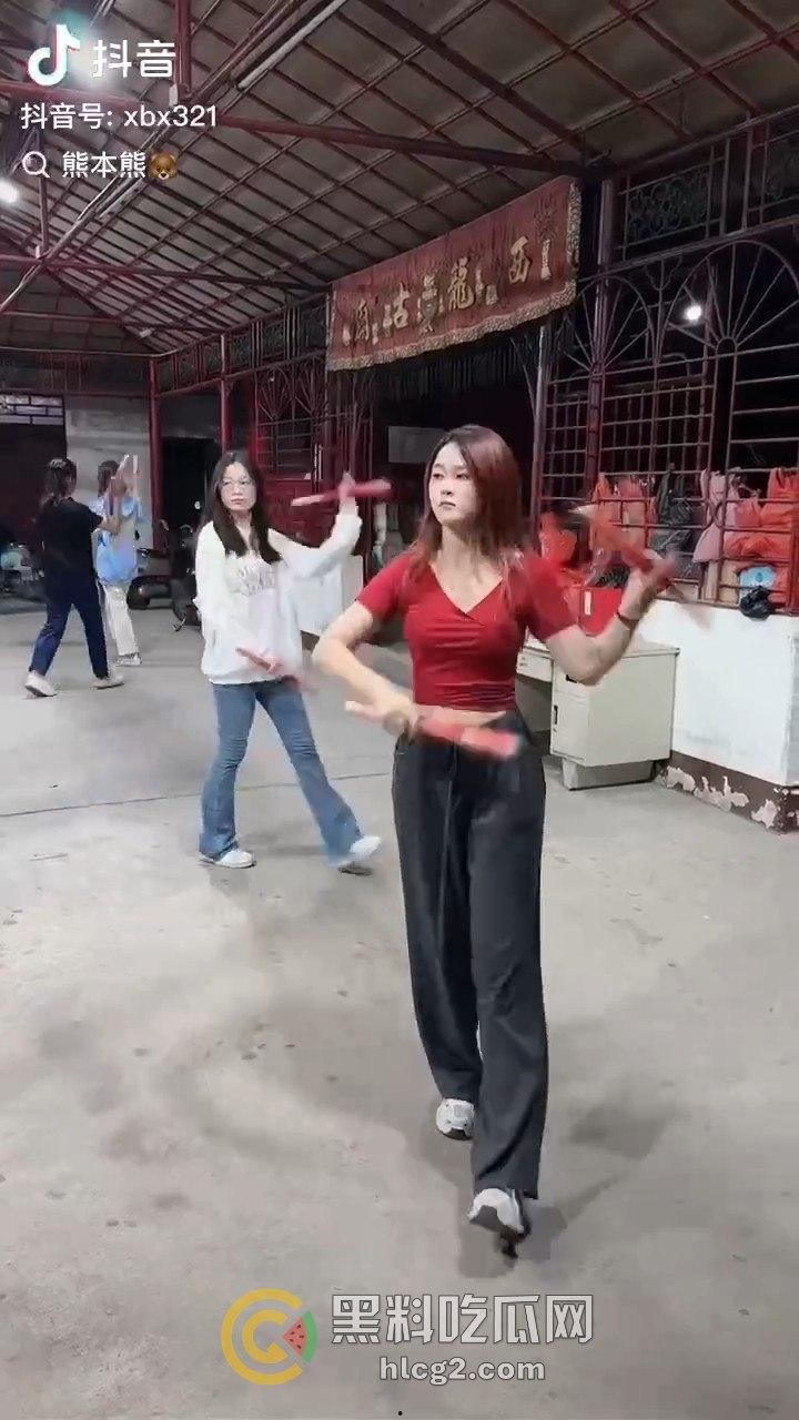 上海捉奸现场曝光!视频与聊天记录全程直播,背叛真相震撼揭晓-6