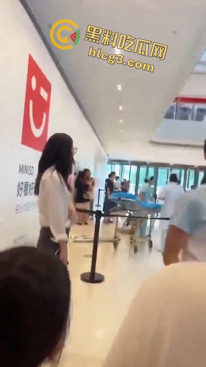 肇庆四会市攀岩小孩掉下来的惊悚瞬间,家长们心碎不已!-4