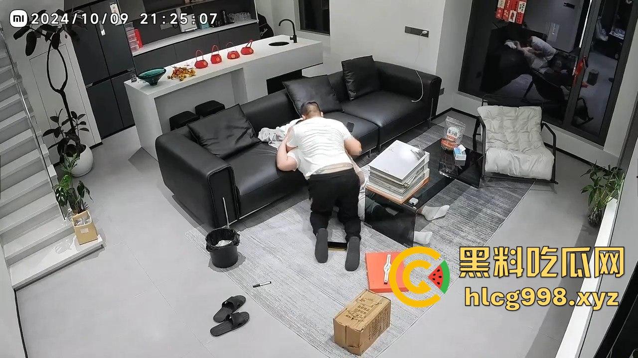 男的发微博喊被装修工人强暴,结果看着还挺享受,两GAY佬演双簧?-8