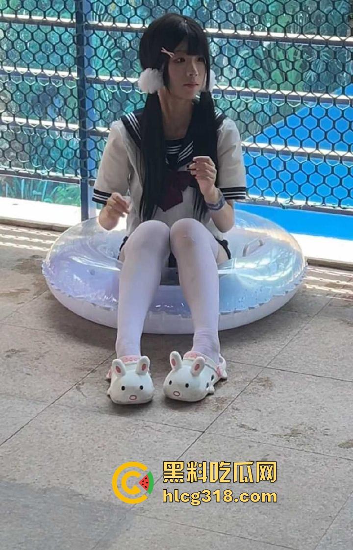 一年一度的长隆水上乐园二次元派对来袭!现场都是肤白貌美大长腿,cos骚妹湿身诱惑,鸡巴硬到炸!-8