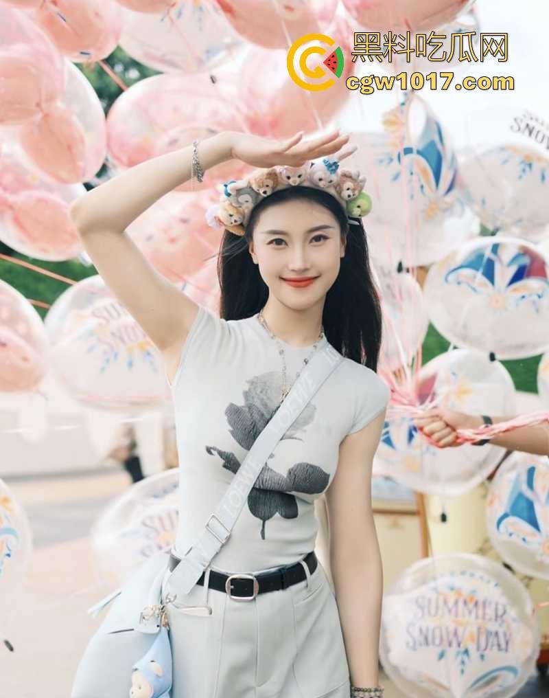 极品身材尤物老师,露脸拍淫片露脸舔屌吸肛,气质优雅的女神,私下被神秘主人调教成专属小母狗,调教过程曝光!-4