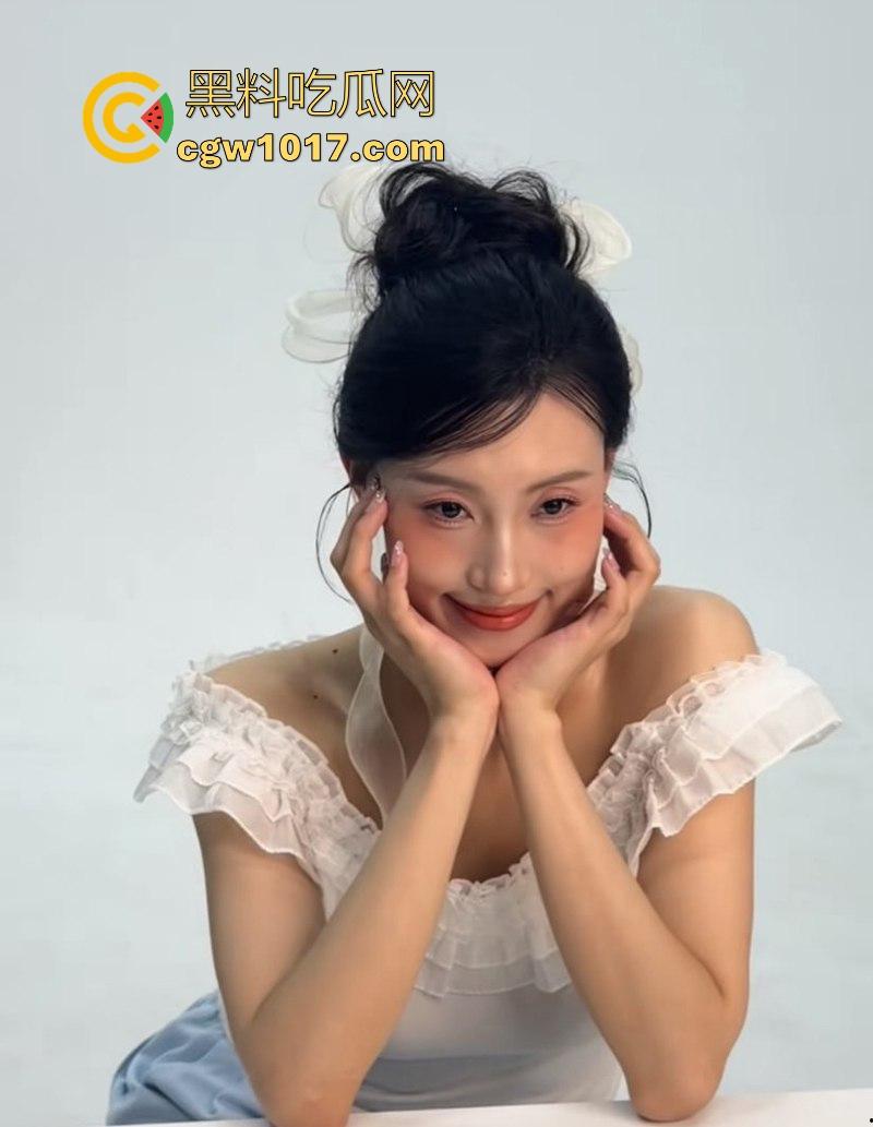 极品身材尤物老师,露脸拍淫片露脸舔屌吸肛,气质优雅的女神,私下被神秘主人调教成专属小母狗,调教过程曝光!-6