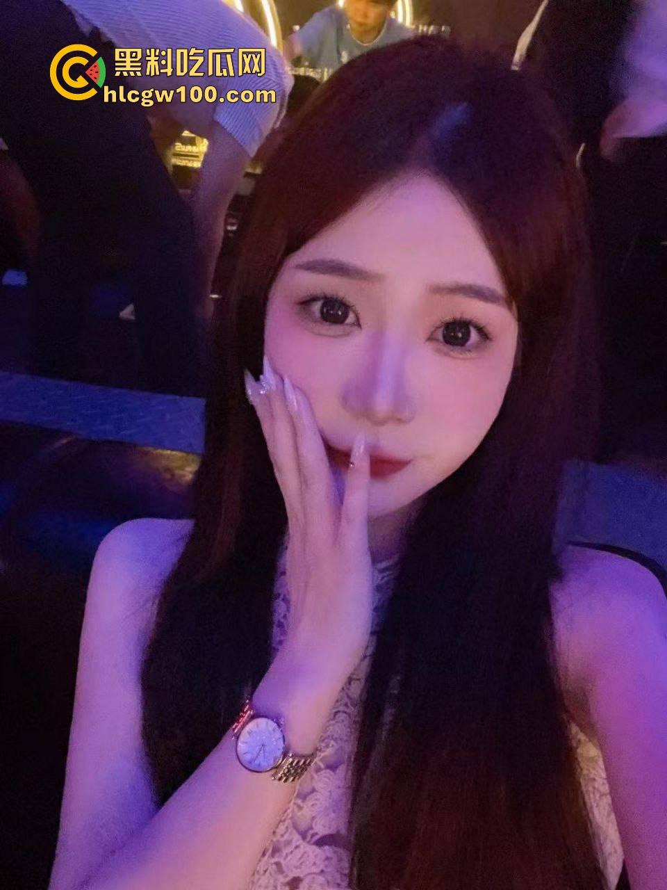 小伙久旱逢甘霖，半年库存喷成双线一朝爆发，跟他喵高压水枪一样，射精分叉喷到女友睁不开眼，这量太猛了别射了！-3