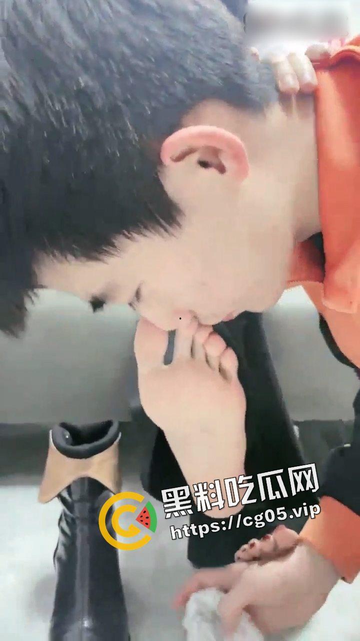 经典永流传-牙高高 大街上抓男高中生调教三部曲合一 可怜的未经世事的小男孩被坏女人玩弄-11