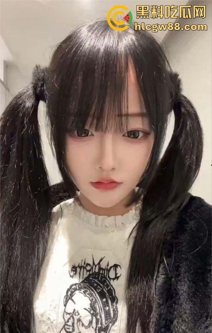 福建福清【 顾茹馨】19岁就玩疯了,大尺度Cos扮母狗,情趣装裹不住的骚气,全程扭腰掰腿等人来操!-2