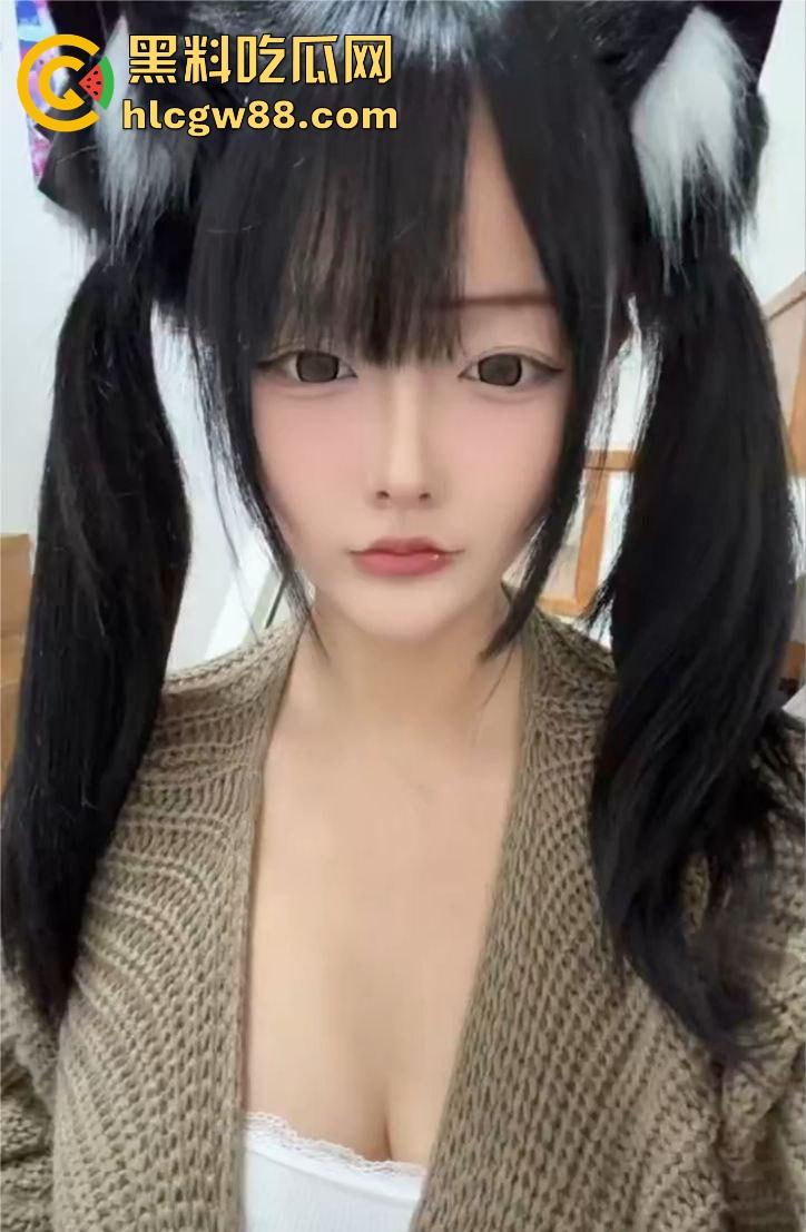 福建福清【 顾茹馨】19岁就玩疯了,大尺度Cos扮母狗,情趣装裹不住的骚气,全程扭腰掰腿等人来操!-4