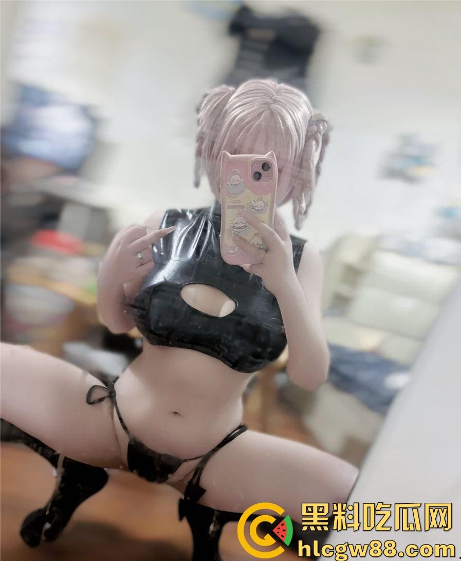 福建福清【 顾茹馨】19岁就玩疯了,大尺度Cos扮母狗,情趣装裹不住的骚气,全程扭腰掰腿等人来操!-6