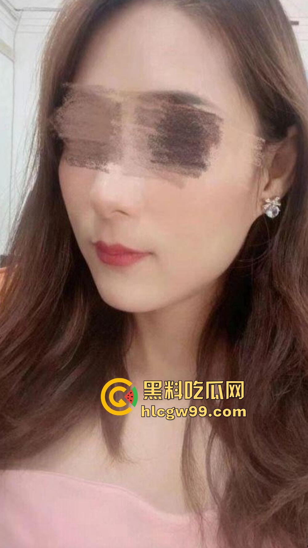 大神强奸美女邻居,NTR少妇当着孩子面娇喘求饶,誓不让老公再碰,声称老公是个废物只为做我的吞精工具!-14