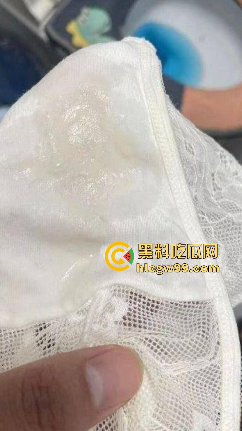 大神强奸美女邻居,NTR少妇当着孩子面娇喘求饶,誓不让老公再碰,声称老公是个废物只为做我的吞精工具!-28