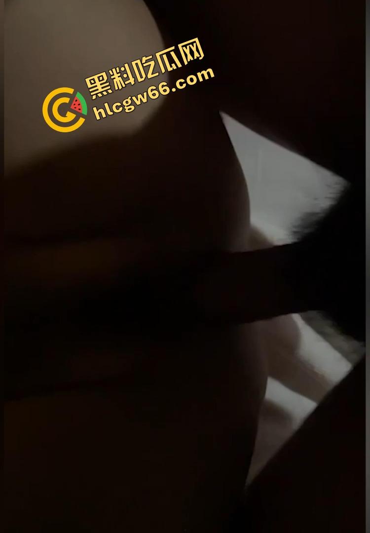 山东聊城反差教师【周红蕊】白天讲课人模狗样,晚上勾搭家长当胯下母狗,染了病还继续约炮,逼洞都发烫还不关门!-9