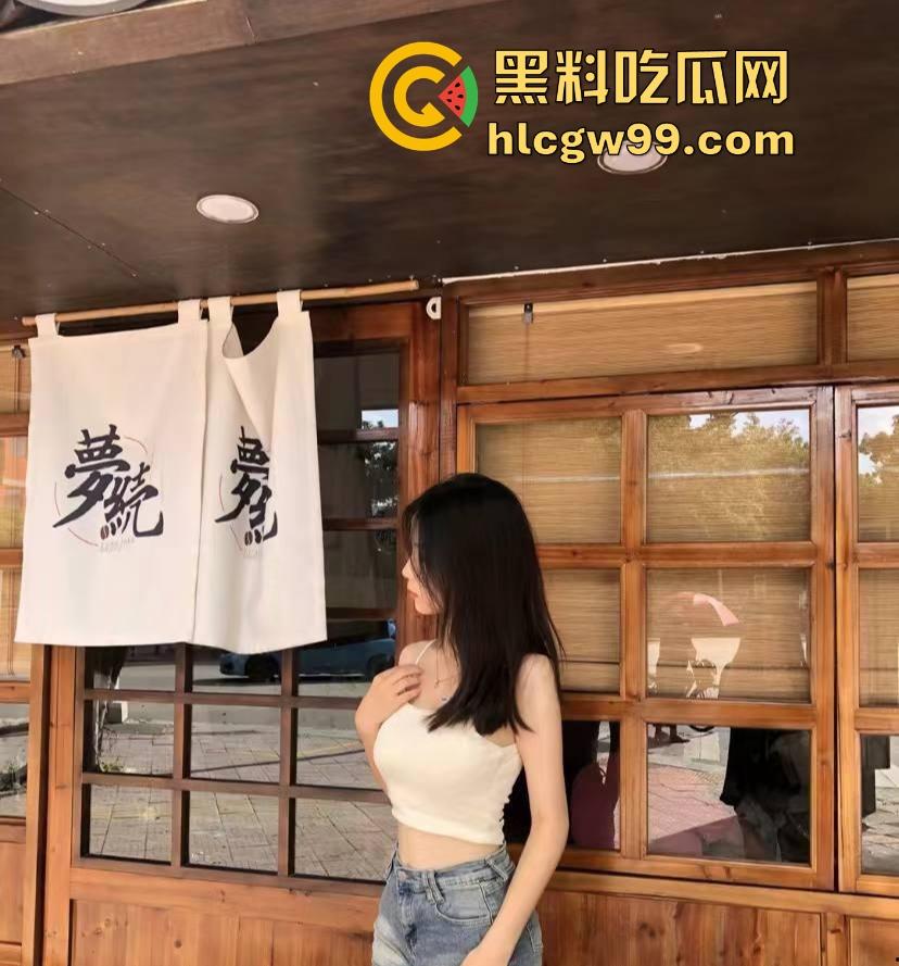 广东女大学生『 姜珊珊』十元交易曝光,为点生活费就发极品一线天逼照,男友被戴绿帽还被蒙在鼓里?-8