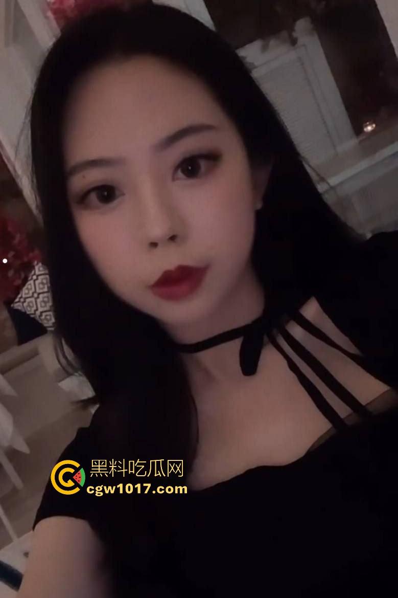 刚毕业的【曾晓曦】就懂职场潜规则,上班第一天就跪舔主管经理,被30年老精液灌满喉咙,真是个懂事的大学生!-1