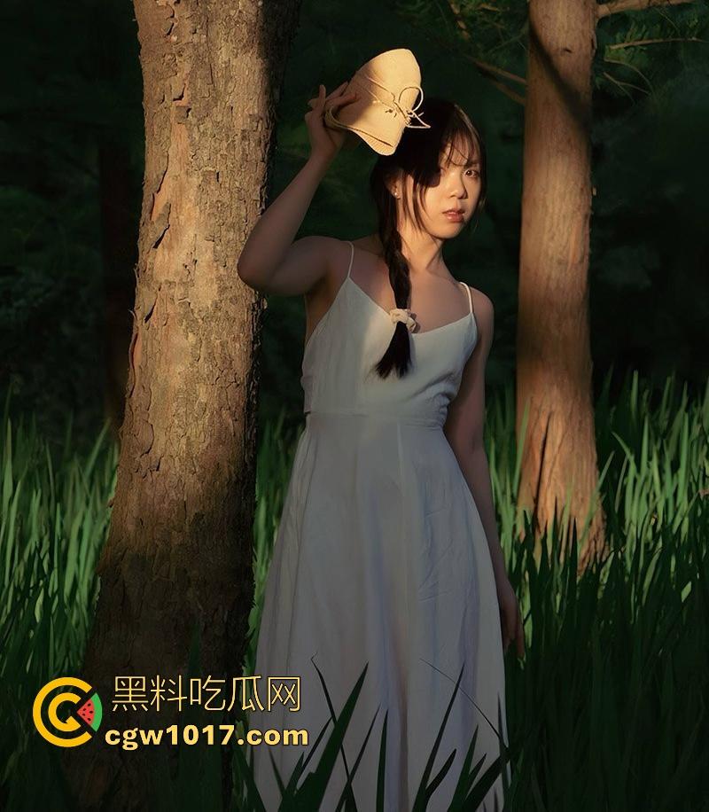 广州大学极品骚货【李嘉馨】私密视频流出,邻家甜妹化身风骚淫娃,露脸女上位观音坐莲疯狂榨精!-1