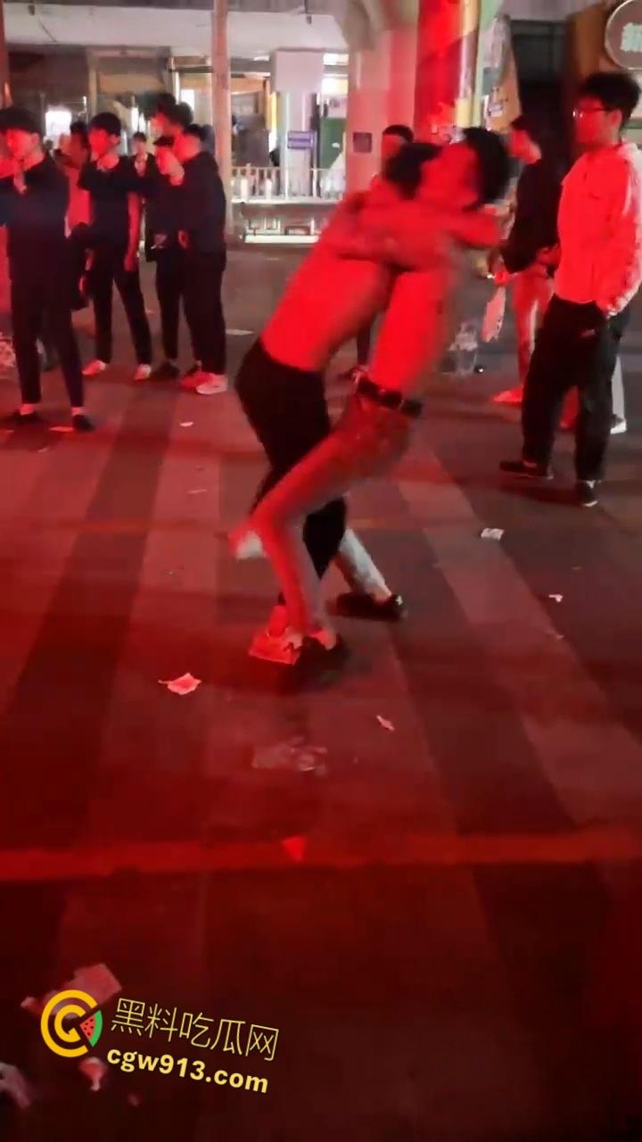 山东聊城市精神小伙3V3,且提前说好不报警,必须死磕到底,只因算命先生说我是土命 !-4