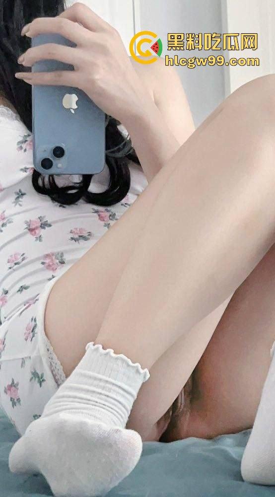 湖南女高中生【何翠花】约炮王者荣耀游戏好友野王被疯狂爆操,玩个瑶反被骑,小小年纪就被调教成了泄欲母狗!-3