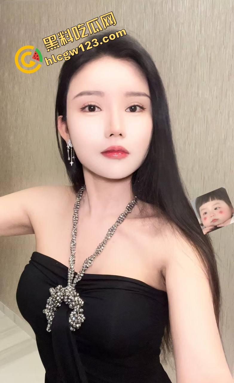 瓜友爆操南昌牛仔裤女神『赵娜』极品身材太逆天,直接剪开裤裆后入开干,理工男出手太狠太野了!-2