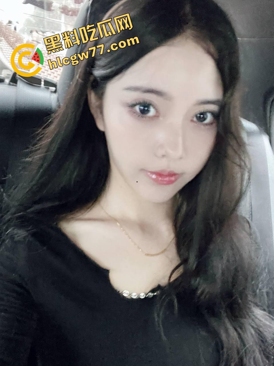 别看高中时装得纯,济南这【黄薇】私下骚得能申请国家级认证了,宿舍自拍都能剪出一部AV!-2