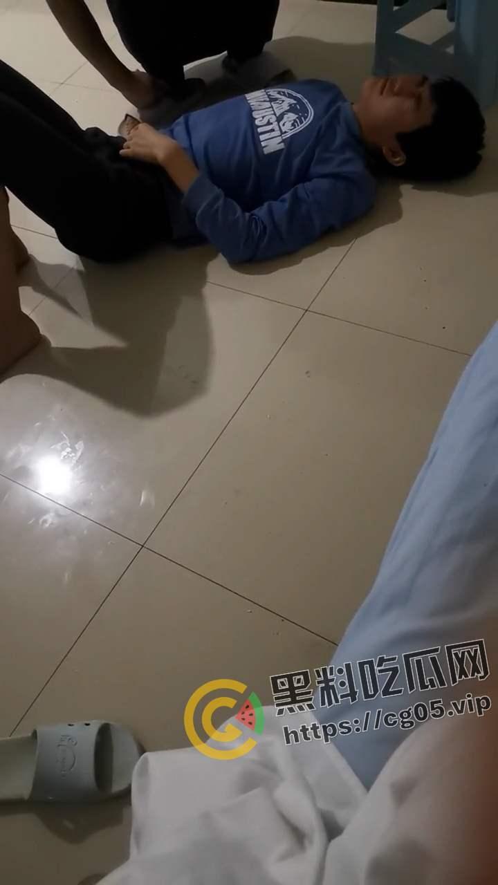 辽宁营口大石桥第二高级中学 男生在卫生间遭遇霸凌围殴 事后校方和打人家长不承认 现在孩子精神出现异常-1