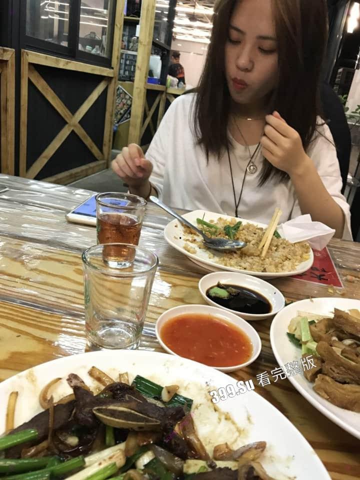 长相甜美的大一新生 抢手学妹被校内老油条设酒局灌醉 带回房间拍摄迷奸视频 露脸无套内射-7