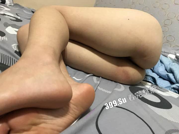 长相甜美的大一新生 抢手学妹被校内老油条设酒局灌醉 带回房间拍摄迷奸视频 露脸无套内射-23