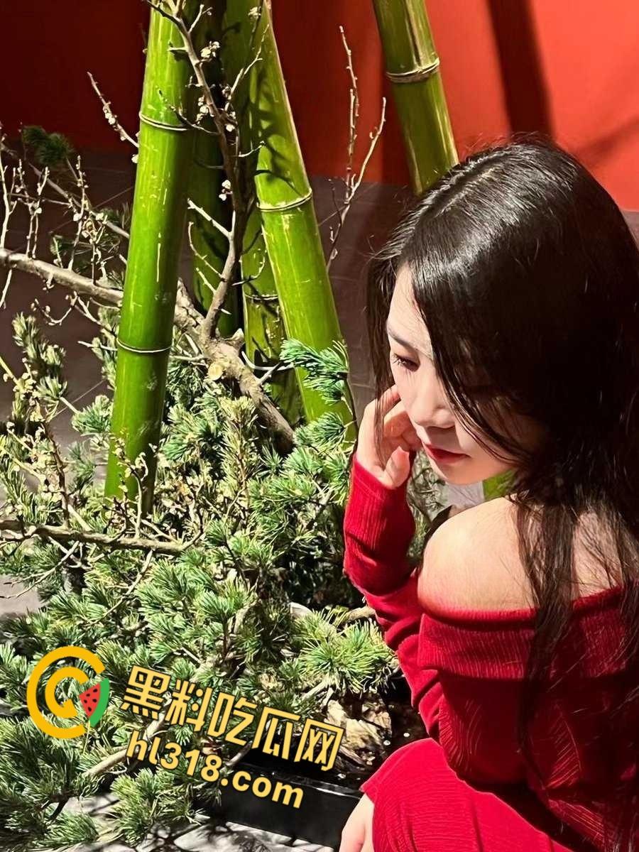 湖北师范大学【曾晓婷】，模样清纯得像个邻家妹妹，但骨子里骚得要命，被22厘米巨物捣得乱颤 !-4