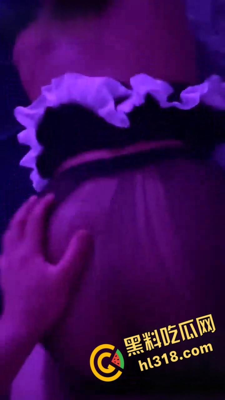 湖北师范大学【曾晓婷】，模样清纯得像个邻家妹妹，但骨子里骚得要命，被22厘米巨物捣得乱颤 !-8