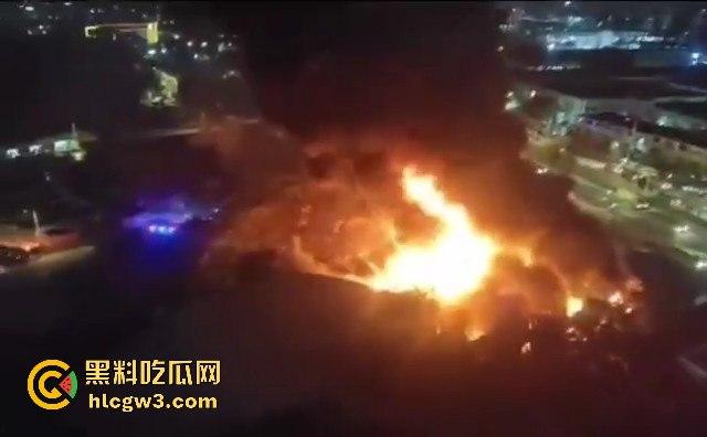 广州石井大道石丰花园煤气爆炸起火，现场多辆消防车救援，爆炸气浪把消防员吹倒！-5