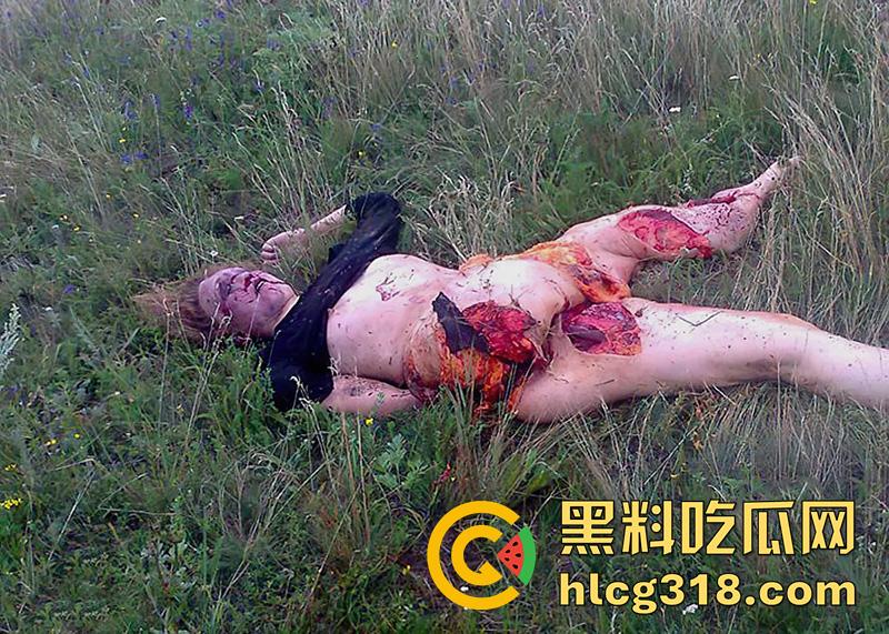 暗网流出尸海现场!马航MH17空难,遍地尸骸裸体女尸触目惊心,航空公司内部罕见画面胆小勿入!-14