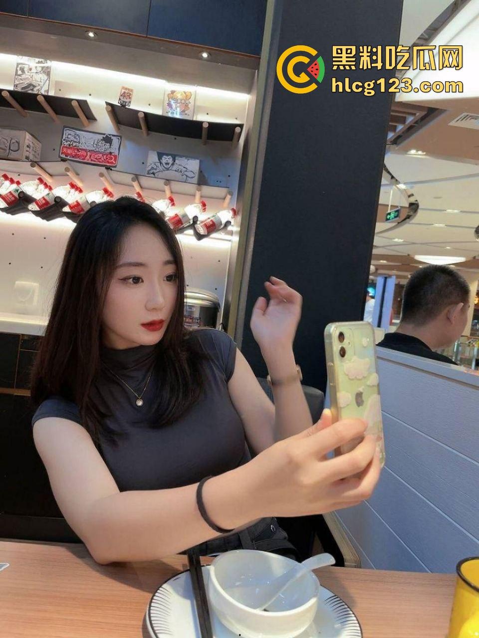 江苏人妻骚母狗苗慧慧，反差婊被爆出绿老公成马，情趣制服全是给别的男人穿！-4