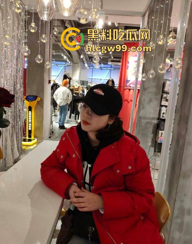 武汉常青树实验学校眼镜婊【许筱娜】调教视频流出，娇嫩白虎无套进入，果然戴眼镜的很反差！-2