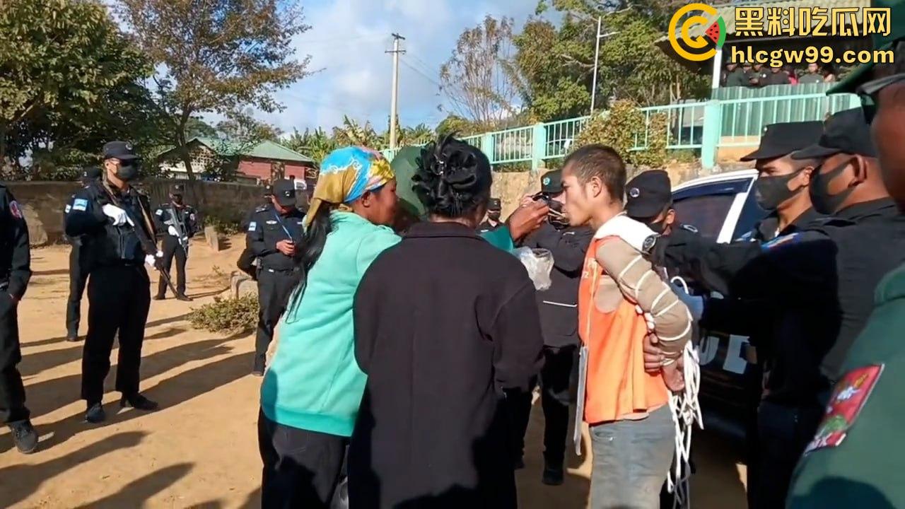 全网震惊！缅甸佤邦男子【陈尼荣】丧心病狂对生父痛下杀手，现场直击公审现场全程高能-8