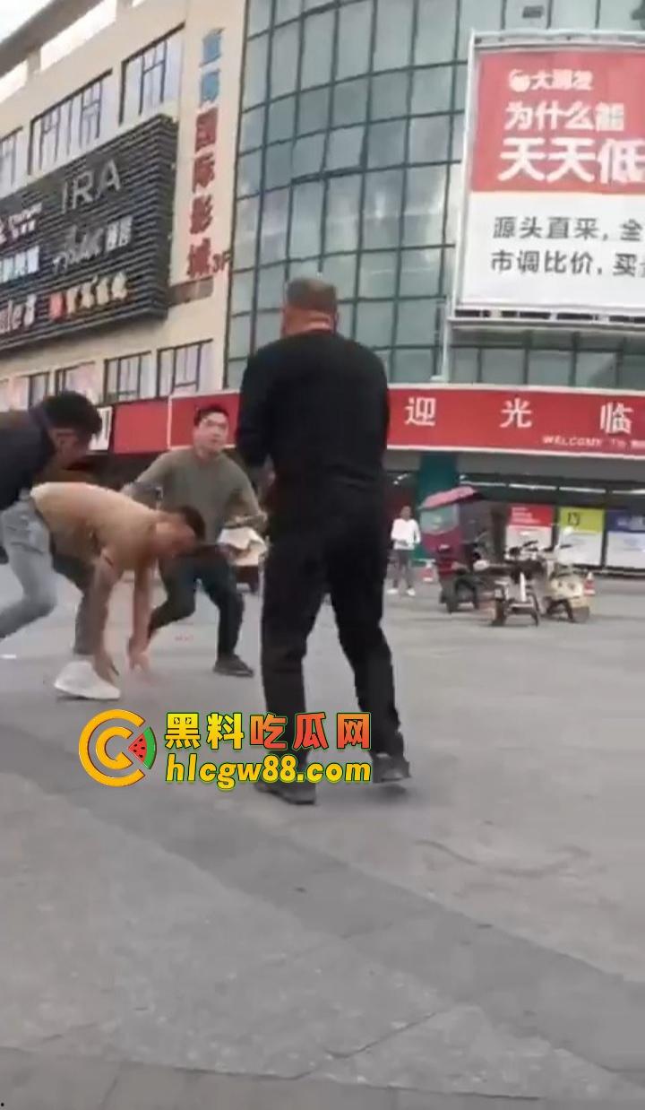 浙江绍兴大润发门口血案惊现,大唐街头持刀狂砍,多人倒地不起,随机连杀四人场面太他妈狠了!-4