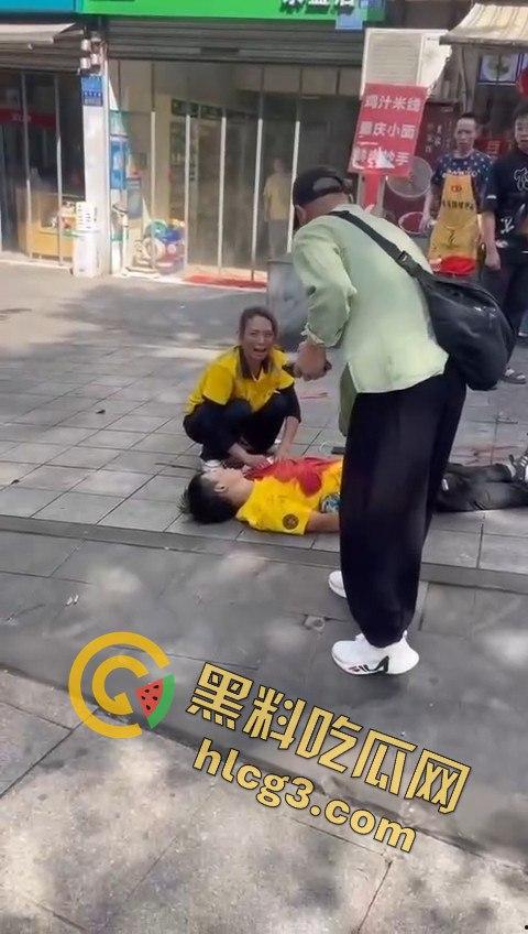 重庆南坪区男子因情感纠葛怒捅前妻现男友,血溅街头引发路人围观!-2