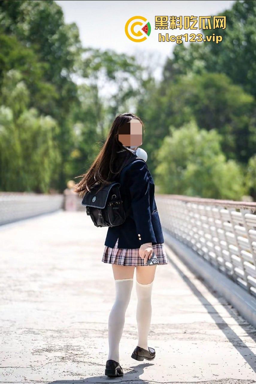 女大学生反差婊爆料!清纯校花撕下伪装,主动脱裤撅臀求后入,刷新你对乖乖女的认知!-2