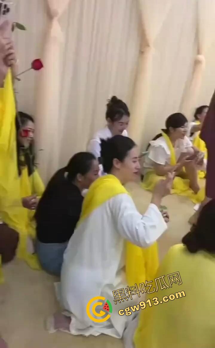广州天弛精英培训会秒变大保健？全员睡衣浴袍开小灶，学习调情像传销，更像桂林仔处三害翻版！-7