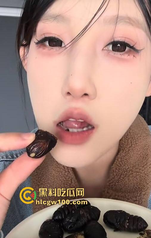 抖音反差母狗【王圆圆】骚气舞蹈视频流出,蕾丝透明装扭的真骚。-4