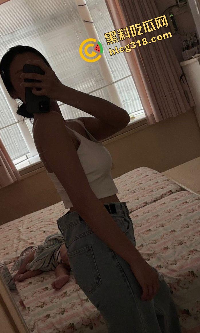 我玩过的极品嫂子『盛芸』34岁大奶母狗，3P玩到哭，哪个兄弟遇到一定往死里操，绝对不亏！-4