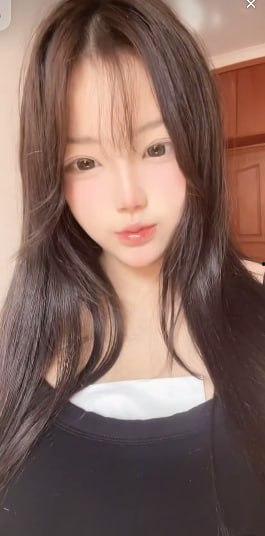 抖音网红嫩妹【熊冰寒】，大尺度揉奶自慰私拍，甜美可爱极品身材，极品巨乳粉嫩小穴，抠逼娇喘淫水不断！-4