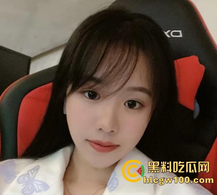 安徽工商学院育才高手，秃顶啤酒肚辅导员操美女学生云盘泄密，床上姿势堪比动作教学！-10