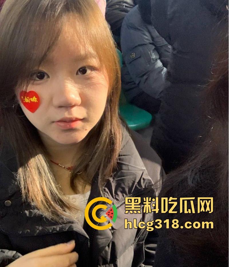 陕西商洛清纯反差大一学妹【李睿莹】网调视频曝光,微胖母狗假期在家发情,浑身写满下贱铭文。-2
